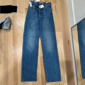 BRAND NEW Levi’s Ribcage Straight Jean
